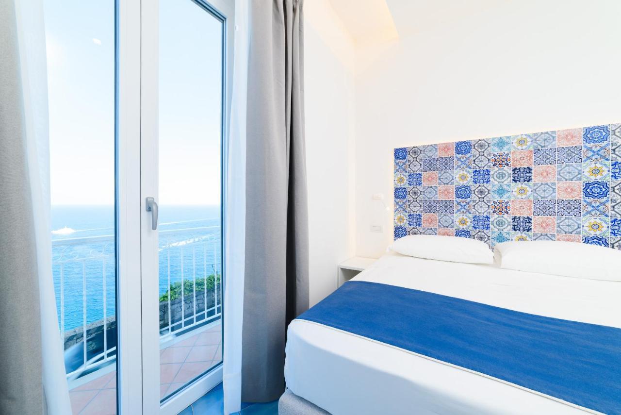 Eden Sul Mare Bed & Breakfast อามาลฟี ภายนอก รูปภาพ